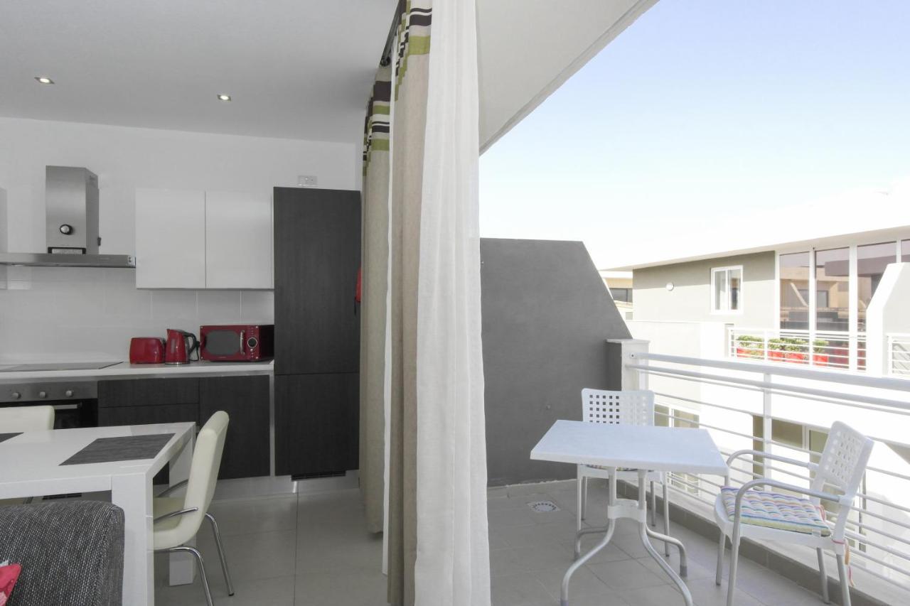 Modern Luxury Penthouse In Perfect Sliema Location Apartment Bagian luar foto