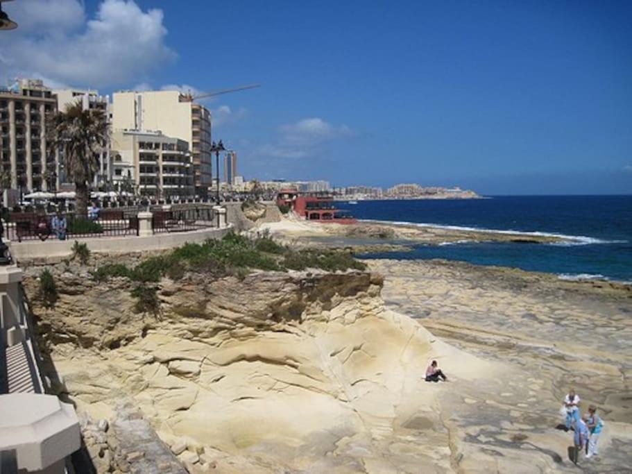 Modern Luxury Penthouse In Perfect Sliema Location Apartment Bagian luar foto