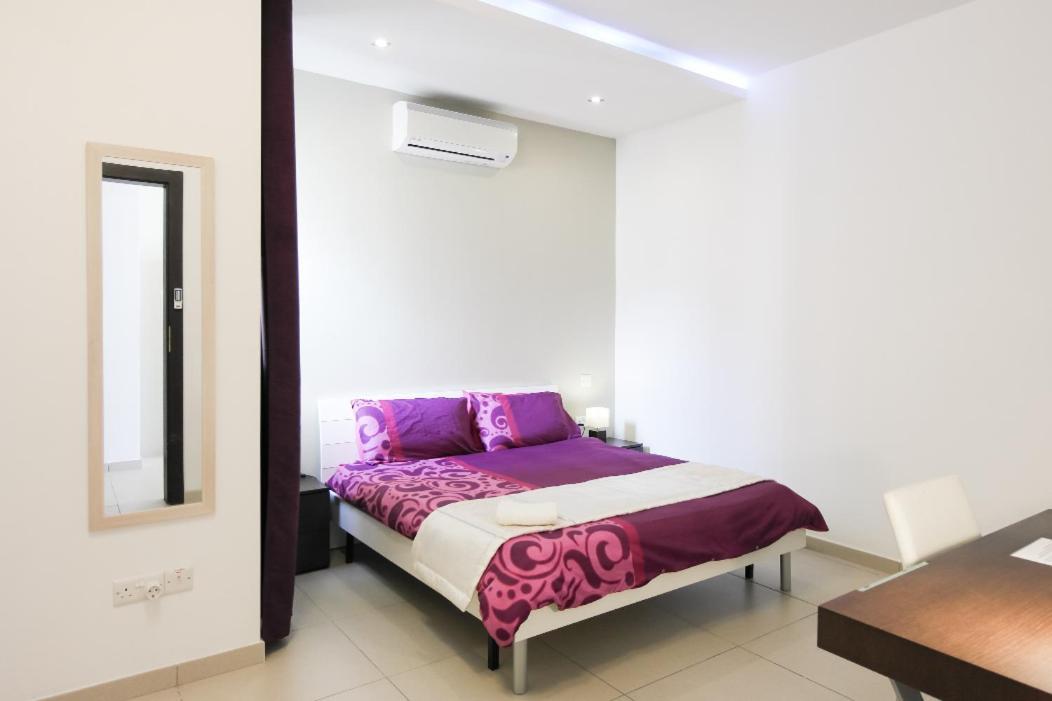 Modern Luxury Penthouse In Perfect Sliema Location Apartment Bagian luar foto