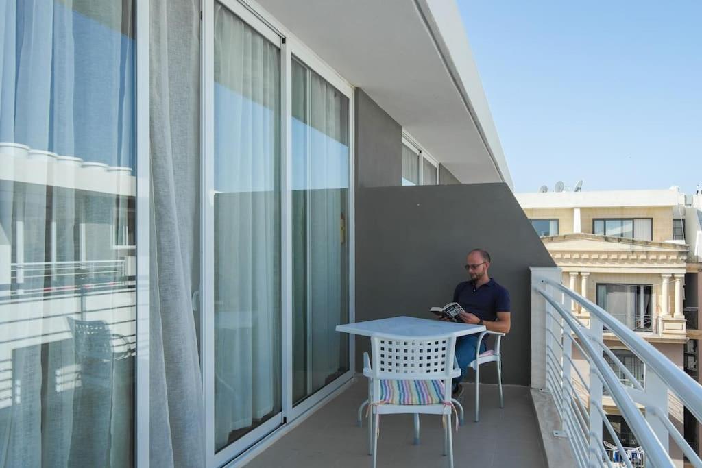 Modern Luxury Penthouse In Perfect Sliema Location Apartment Bagian luar foto