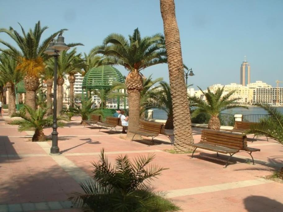Modern Luxury Penthouse In Perfect Sliema Location Apartment Bagian luar foto