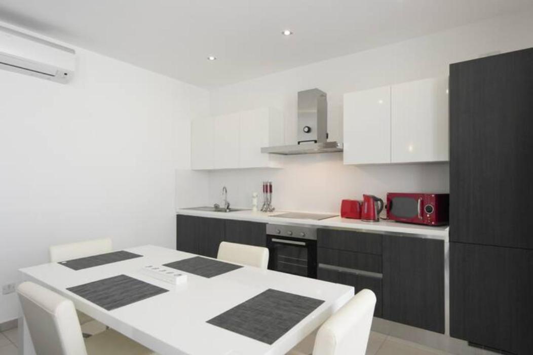 Modern Luxury Penthouse In Perfect Sliema Location Apartment Bagian luar foto